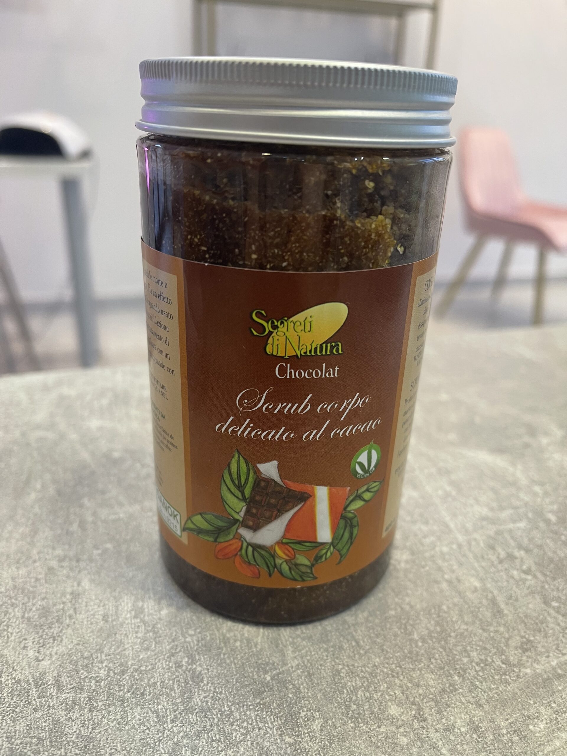 Massaggio rilassante ed estetico | Kamarè Estetica 2 Scrub corpo delicato al cacao Kamare Estetica scaled